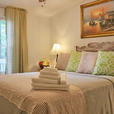 Paradise View Getaway-Dacha